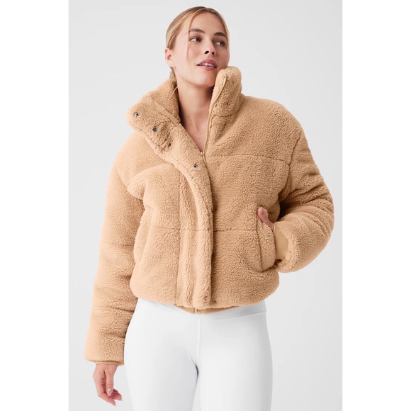 Alo Yoga Sherpa Snow Angel Puffer Camel M - Picture 5 of 15